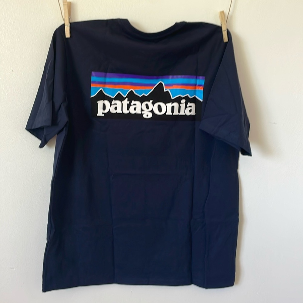 Patagonia M’s Medium P-6 Logo Responsible Tee Classic Navy
